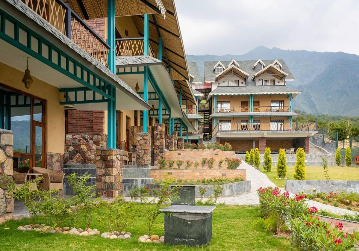 Tiaraa Jujurana Resort T Pathyar Exteriér fotografie