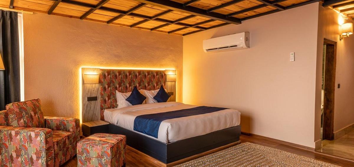 Tiaraa Jujurana Resort T Pathyar Exteriér fotografie