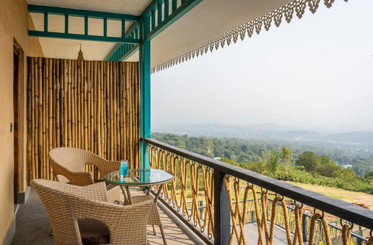Tiaraa Jujurana Resort T Pathyar Exteriér fotografie